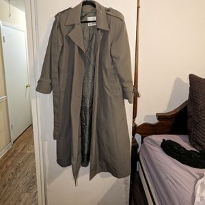 Ladies London Fog Overcoat, gray, size 10 petite